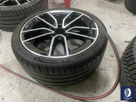 벤츠 C43 AMG 휠 상처 수리 후, 다이아몬드 커팅 가공을 이용한 블랙 폴리시 투톤 휠 커스텀 도색 / 용인 처인구
