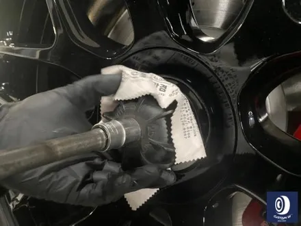 번호판도 장착되지 않은 신차 출고 작업_! / 벤츠 G63AMG 22인치 하이그로시 블랙 (검정 유광) 휠도색 (feat. 센터 휠 캡 주변 부품 모두 포함) / 용인 처인구