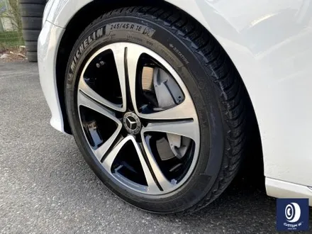 벤츠 W213 E300 18인치 휠 상처 수리 후, 다이아몬드 커팅 가공을 이용한 블랙 폴리시 휠 만들기_! / 용인 처인구