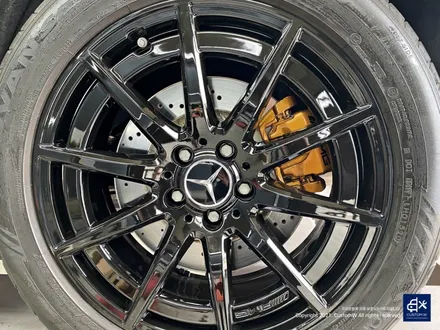 벤츠 GLA45 AMG 블랙유광 휠도색 + 카본 세라믹 골드 캘리퍼 도색 / 용인 처인구