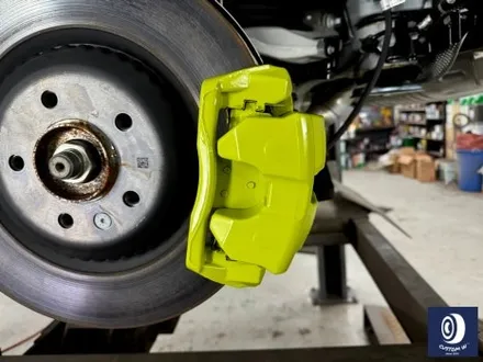 레인지로버 P530 신차 출고 작업 22인치 블랙 유광 휠도색 +  Brembo Octyma SV 리미티드 에디션 브렘보 옥티마 옐로우 컬러 캘리퍼 도색 / 용인 처인구