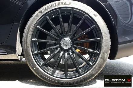 벤츠 GT43 AMG 신차 출고 전 블랙유광 휠도색 + 카본 세라믹 골드 캘리퍼 도색 / 용인 처인구