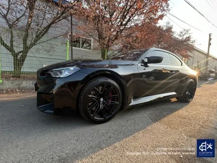 궁극의 드라이빙 머신 BMW M2 2세대 신형 930M 블랙 유광 휠도색 그리고 레드 캘리퍼 도색  (feat. 짝당 5만원 업체의 실체를 파악하고 커스텀 W에 방문하신 사연) / 용인 처인구