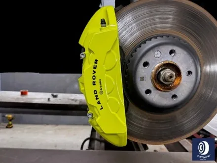 레인지로버 P530 신차 출고 작업 22인치 블랙 유광 휠도색 +  Brembo Octyma SV 리미티드 에디션 브렘보 옥티마 옐로우 컬러 캘리퍼 도색 / 용인 처인구