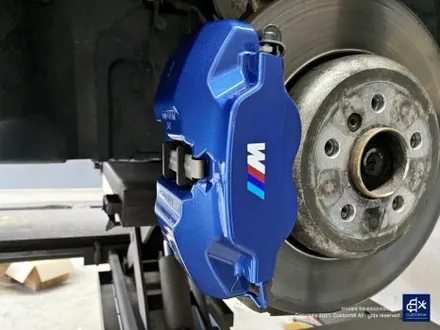 BMW G05 X5 30d 휠수리 불량 기존 페인트 도막 제거 (약품박리) 후 블랙유광 휠도색 + 블루 캘리퍼 도색 / 용인 처인구