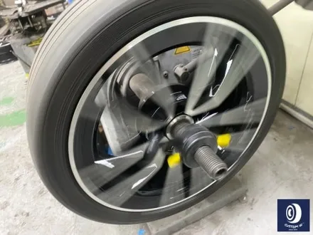 벤츠 C43 AMG 휠 상처 수리 후, 다이아몬드 커팅 가공을 이용한 블랙 폴리시 투톤 휠 커스텀 도색 / 용인 처인구