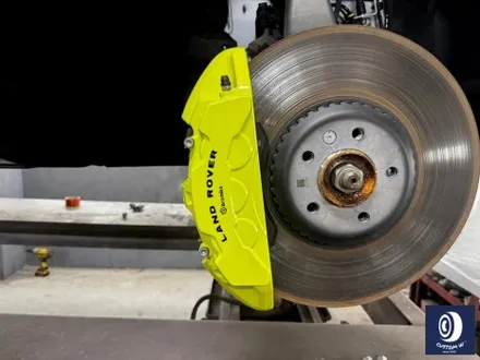 레인지로버 P530 신차 출고 작업 22인치 블랙 유광 휠도색 +  Brembo Octyma SV 리미티드 에디션 브렘보 옥티마 옐로우 컬러 캘리퍼 도색 / 용인 처인구