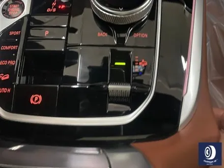 멋지게 사틴 블랙 컬러 랩핑 작업 된 BMW G07 X7 40i 22인치 블랙 유광 휠도색 / 용인 처인구
