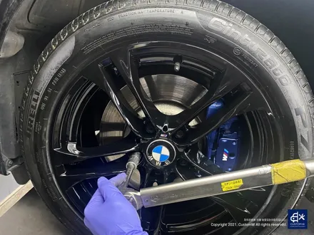 BMW F10 530d 박리 후 블랙유광 휠도색 + 분진 제거 후 블루 캘리퍼 도색 / 용인 처인구