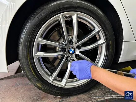BMW G30 520d 휠수리 후 고스트 크롬 휠도색 + 블랙 캘리퍼 도색 / 용인 처인구