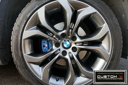 BMW X6 심각한 부식 휠,캘리퍼.! 약품박리, 부식,녹제거후 고스트 크롬 휠도색 작업.! / 용인 처인구
