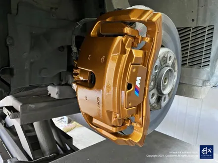 BMW 5GT 휠수리 후 블랙유광 휠도색 + 카본 세라믹 골드 캘리퍼 도색 / 용인 처인구