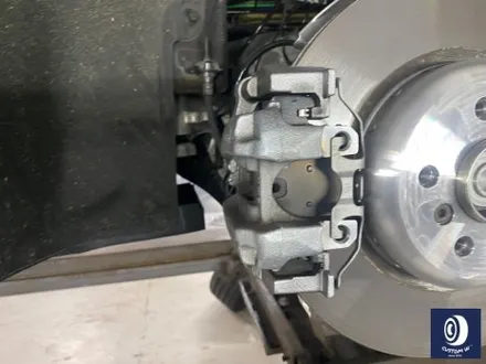 BMW 휠.. 왜 이렇게 만들까... 휠에 장착된 플라스틱 커버는 무슨 의미가 있나? 경량화? 디자인? 신형 740D 신0차 출고 작업 휠 커버 + 휠 블랙 도색 + 캘리퍼  도색 / 용인 처인구