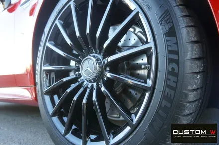 매일 같이 입고 되는  벤츠 GT43 AMG 4 도어 골드 캘리퍼 도색, 하이그로시 블랙 검정 유광 휠도색. / 용인 처인구