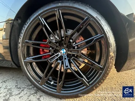 궁극의 드라이빙 머신 BMW M2 2세대 신형 930M 블랙 유광 휠도색 그리고 레드 캘리퍼 도색  (feat. 짝당 5만원 업체의 실체를 파악하고 커스텀 W에 방문하신 사연) / 용인 처인구