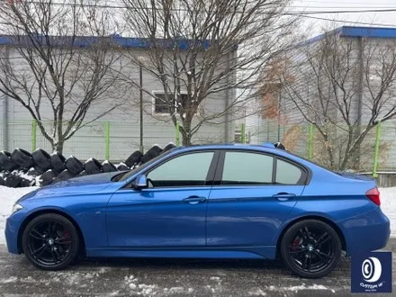 BMW F30 330i 400M 18인치 휠 상처 수리 후, 블랙 유광 휠도색 + 부식 제거 후 레드 캘리퍼 도색 (블루 컬러 바디에는 역시 블랙 휠 레드 캘리퍼) / 용인 처인구