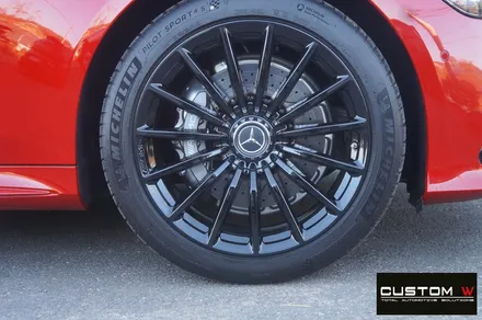 매일 같이 입고 되는  벤츠 GT43 AMG 4 도어 골드 캘리퍼 도색, 하이그로시 블랙 검정 유광 휠도색. / 용인 처인구