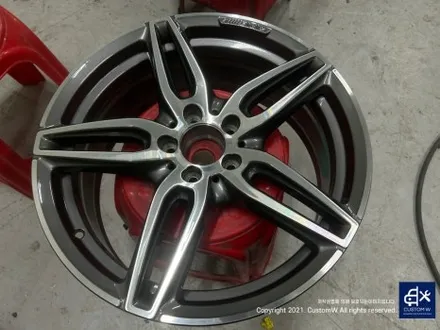 벤츠 E300 AMG LINE 19인치 별휠 상처 수리 후, 다이아몬드 커팅 복원 그리고 건메탈 그레이 캘리퍼 도색 작업까지. / 용인 처인구