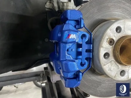 BMW F30 320d 441M 휠 상처 수리 후, 블랙 유광 휠도색 + 부식 녹 제거 후, 블루 캘리퍼 도색 / 용인 처인구