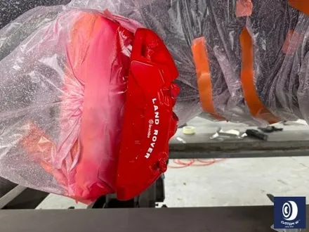 레인지로버 스포츠 신차 출고 후, 곧바로 방문 주셨어요 (적산 주행 거리 90Km) 블랙 유광 휠도색 + 레드 캘리퍼 도색 / 용인 처인구