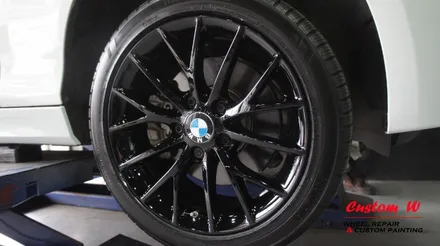 BMW 118D 메쉬타입 휠에도 블래유광 휠도색은 잘 어울렸습니다. / 용인 처인구