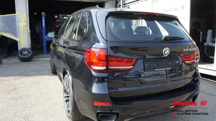 BMW X5 신차 고객분의 요청에 맞춘 휠도색과 M퍼포먼스브레이크 컬러로 캘리퍼도색. / 용인 처인구