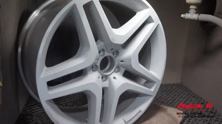 거대한 덩치의 캐나다에서 넘어온 GL 350 BLUETEC 차량의 다이아몬드컷팅 휠수리(건메탈폴리쉬로 변경) / 용인 처인구