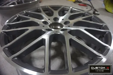 휠수리를 위해 방문한 벤츠 A45AMG 상처난 휠 다이아몬드컷팅 휠수리. / 용인 처인구