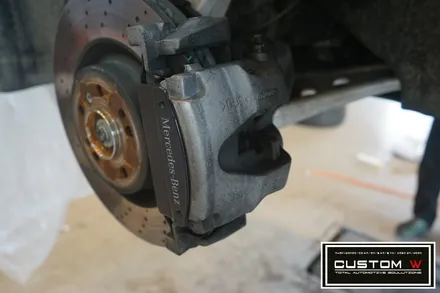 벤츠 GLE350D 블랙유광 휠도색, 레드 캘리퍼도색. / 용인 처인구