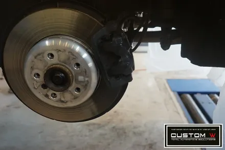BMW 6시리즈 휠 상처수리후 고스트크롬 휠도색 M퍼포먼스 오렌지컬러 캘리퍼도색. / 용인 처인구