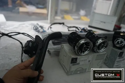 벤츠 C238 E클래스 카브리올레 송풍구 앰비언트라이트, 멀티컬러 앰비언트, 와이드콕핏, IWC시계 레트로핏.(잘못된 중국산 부품 해체 후 다시 설치) / 용인 처인구