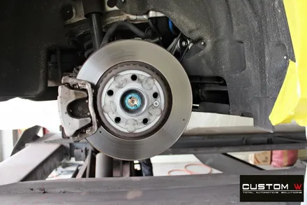 벤츠 E300 AMG LINE 블랙유광 휠 도색 + 레드 캘리퍼 도색 / 용인 처인구