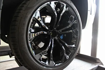 BMW X6 30d 휠 상처 수리 후 블랙유광 휠도색 + M 퍼포먼스 블루 캘리퍼 도색 / 용인 처인구