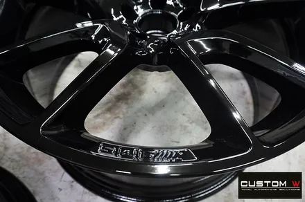 벤츠 GLC43 AMG 휠 상처 수리 후 블랙유광 휠도색 + 카본 세라믹 골드 캘리퍼 도색 / 용인 처인구