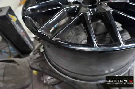 아우디 A6 40TDI 19인치 휠 상처 수리 후 블랙유광 휠도색 + 레드 캘리퍼 도색 / 용인 처인구