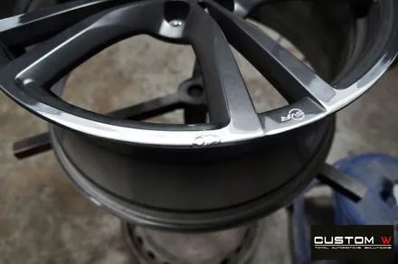 재규어 F-타입(F-TYPE)SVR 휠 상처 수리 후 페라리 골드 휠도색 / 용인 처인구