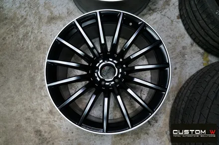 벤츠 GT43 AMG 기존 잘못된 수리 도색 이력 약품 박리 후 블랙 실버 투톤 무광 휠도색 + 카본 세라믹 골드 캘리퍼 도색 / 용인 처인구