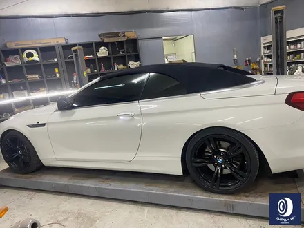 타 업체 잘못된 수리 도색 이력이 있는 BMW 640i 약품 박리 / 페인트 제거 후, 골드 휠 도색 + 엄청난 부식 제거 후, 블루 컬러 캘리퍼 도색으로 부식 방지까지_! / 용인 처인구