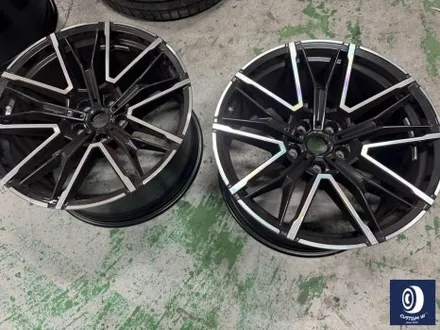 유니크한 차량_!! / BMW G99 M5 투어링 제트 블랙 / 하이그로시 블랙 (검정 유광) 휠 도색 / 용인 처인구