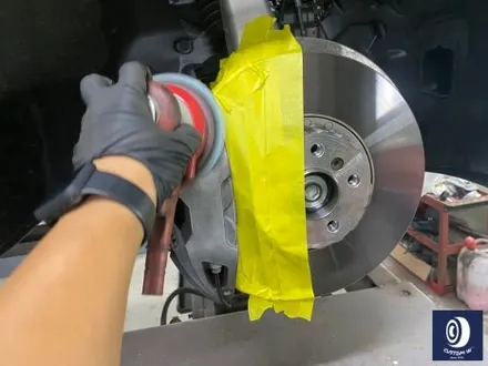 BMW 휠.. 왜 이렇게 만들까... 휠에 장착된 플라스틱 커버는 무슨 의미가 있나? 경량화? 디자인? 신형 740D 신0차 출고 작업 휠 커버 + 휠 블랙 도색 + 캘리퍼  도색 / 용인 처인구
