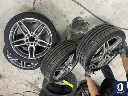 벤츠 CLA220 휠 상처 수리 후, 블랙 유광 휠도색 + 부식 제거 후, 카본 세라믹 브레이크에 적용되는 골드 컬러 캘리퍼 도색_! / 용인 처인구