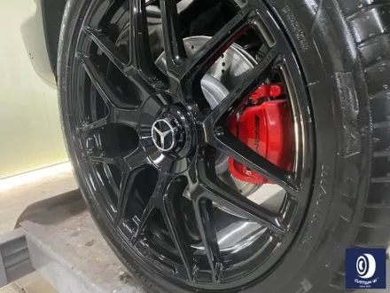 번호판도 장착되지 않은 신차 출고 작업_! / 벤츠 G63AMG 22인치 하이그로시 블랙 (검정 유광) 휠도색 (feat. 센터 휠 캡 주변 부품 모두 포함) / 용인 처인구