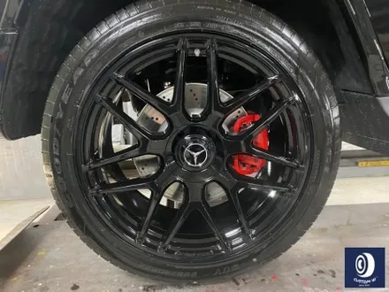 번호판도 장착되지 않은 신차 출고 작업_! / 벤츠 G63AMG 22인치 하이그로시 블랙 (검정 유광) 휠도색 (feat. 센터 휠 캡 주변 부품 모두 포함) / 용인 처인구