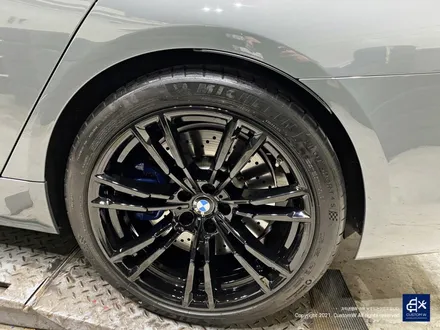 BMW F90 M5 박리 후 블랙유광 휠도색 + 리어 범퍼 디퓨저, 사이드 미러 블랙유광 도색 / 용인 처인구