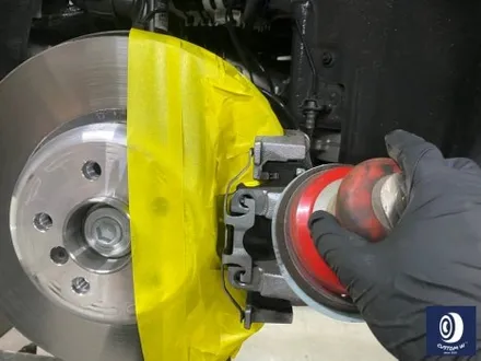 BMW 휠.. 왜 이렇게 만들까... 휠에 장착된 플라스틱 커버는 무슨 의미가 있나? 경량화? 디자인? 신형 740D 신0차 출고 작업 휠 커버 + 휠 블랙 도색 + 캘리퍼  도색 / 용인 처인구