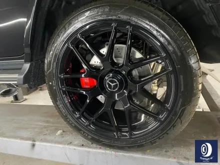 번호판도 장착되지 않은 신차 출고 작업_! / 벤츠 G63AMG 22인치 하이그로시 블랙 (검정 유광) 휠도색 (feat. 센터 휠 캡 주변 부품 모두 포함) / 용인 처인구