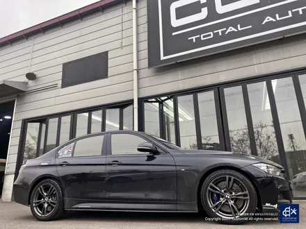 BMW F30 330i 휠수리 후 건메탈 유광 휠도색 / 용인 처인구