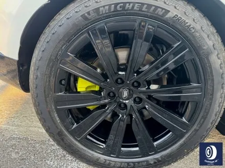 레인지로버 P530 신차 출고 작업 22인치 블랙 유광 휠도색 +  Brembo Octyma SV 리미티드 에디션 브렘보 옥티마 옐로우 컬러 캘리퍼 도색 / 용인 처인구