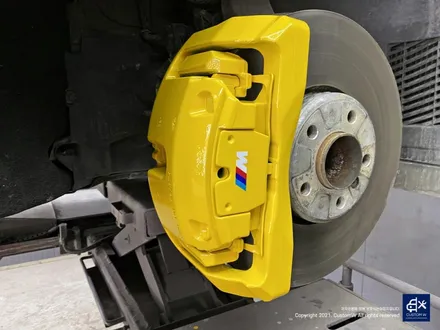 BMW F02 760Li 잘못된 휠도색 약품 박리 제거  및 휠상처 수리 후, 블랙유광 휠도색 + 옐로우 캘리퍼 도색 / 용인 처인구
