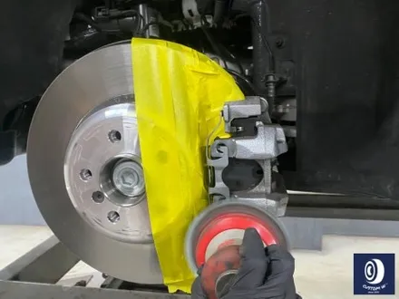 BMW 휠.. 왜 이렇게 만들까... 휠에 장착된 플라스틱 커버는 무슨 의미가 있나? 경량화? 디자인? 신형 740D 신0차 출고 작업 휠 커버 + 휠 블랙 도색 + 캘리퍼  도색 / 용인 처인구